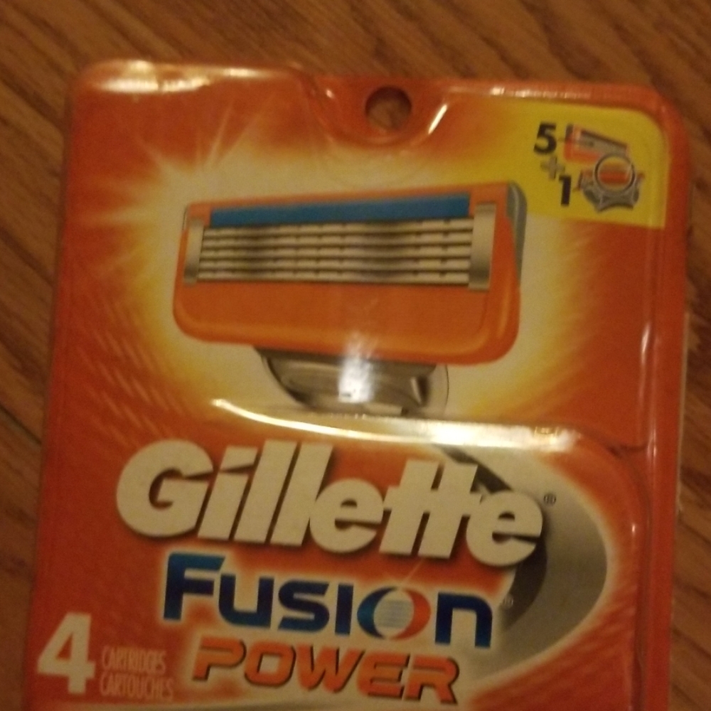 Gillette blade pack